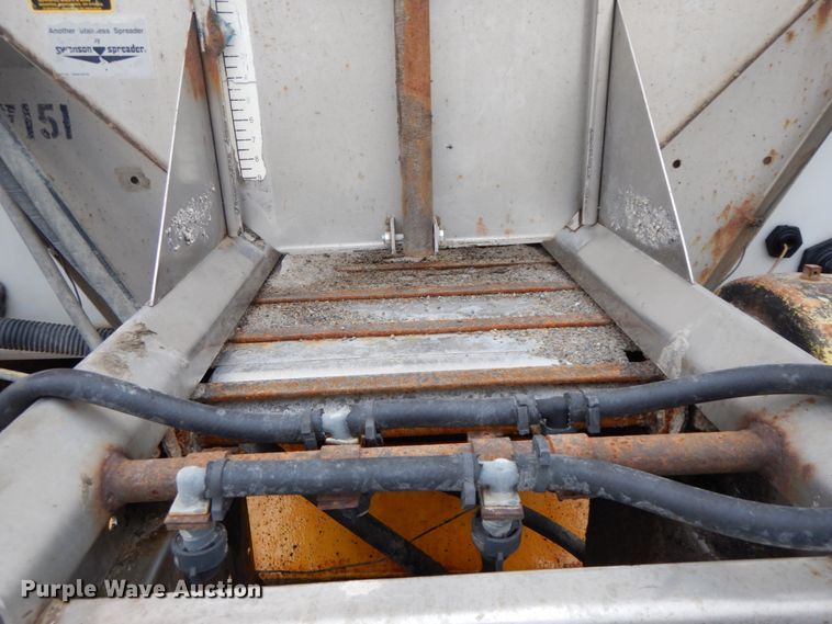 image for item DF6377 2004 International 7400  dump truck