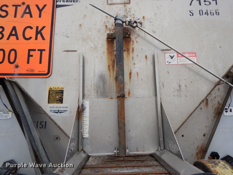 image for item DF6377 2004 International 7400  dump truck