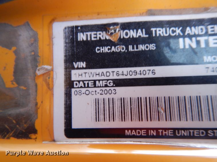 image for item DF6377 2004 International 7400  dump truck