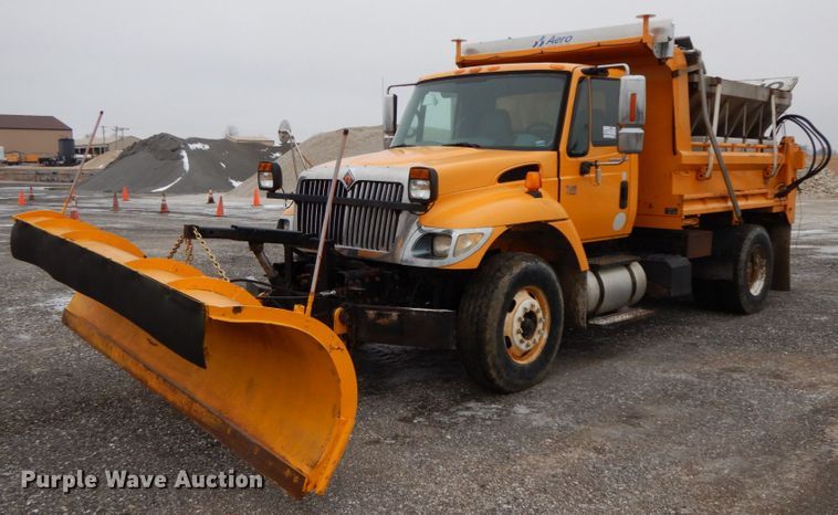 image for item DF6378 2006 International 7400  dump truck