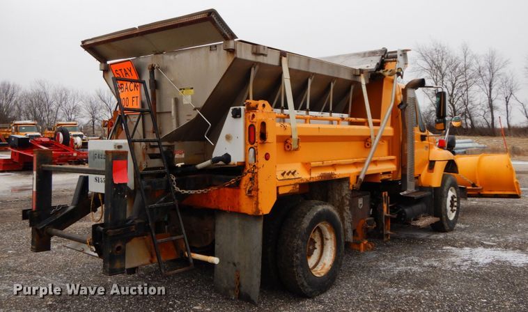image for item DF6378 2006 International 7400  dump truck