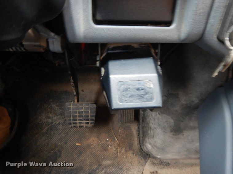 image for item DF6378 2006 International 7400  dump truck