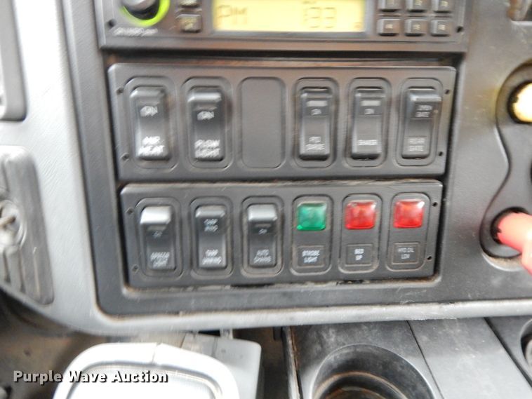 image for item DF6378 2006 International 7400  dump truck