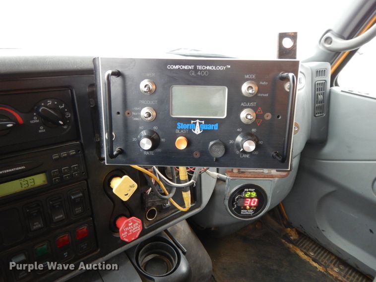 image for item DF6378 2006 International 7400  dump truck