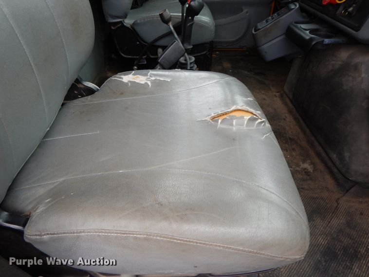 image for item DF6378 2006 International 7400  dump truck