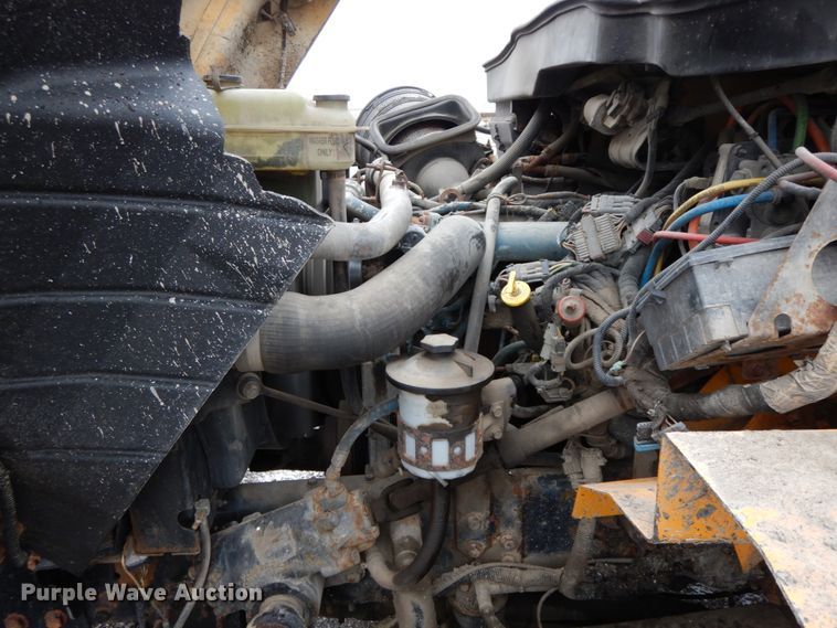 image for item DF6378 2006 International 7400  dump truck