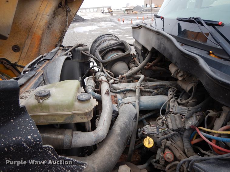 image for item DF6378 2006 International 7400  dump truck