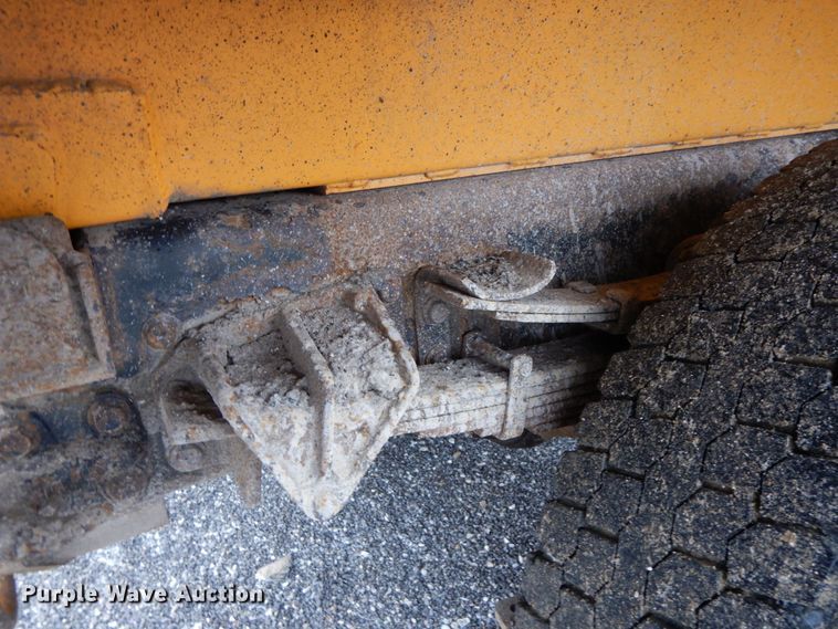 image for item DF6378 2006 International 7400  dump truck