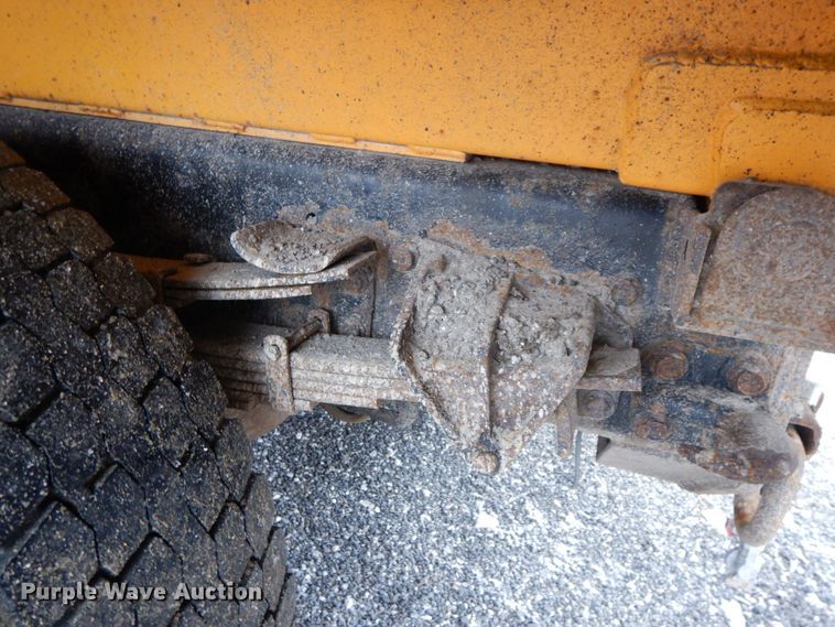 image for item DF6378 2006 International 7400  dump truck