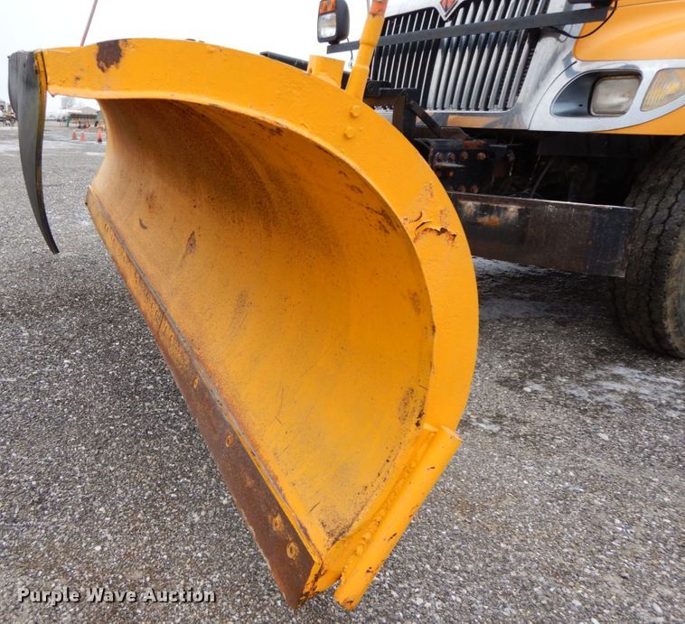 image for item DF6378 2006 International 7400  dump truck