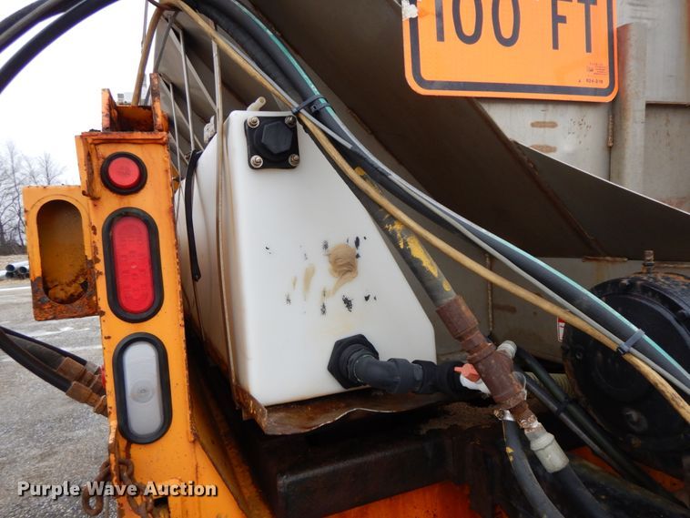 image for item DF6378 2006 International 7400  dump truck