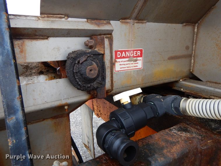 image for item DF6378 2006 International 7400  dump truck