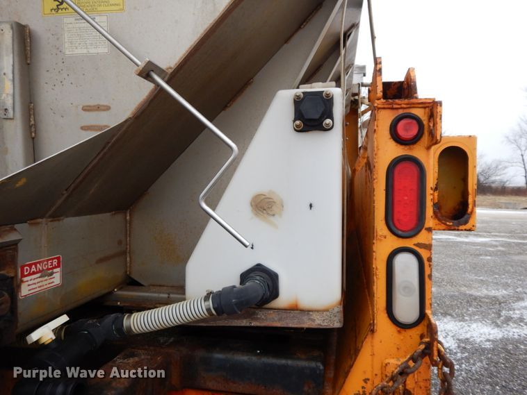 image for item DF6378 2006 International 7400  dump truck