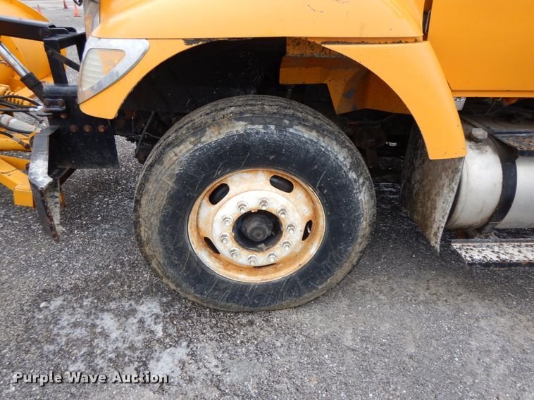 image for item DF6378 2006 International 7400  dump truck