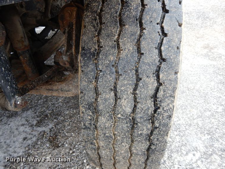 image for item DF6378 2006 International 7400  dump truck