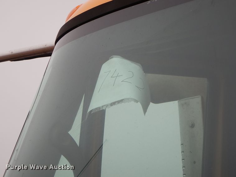 image for item DF6378 2006 International 7400  dump truck