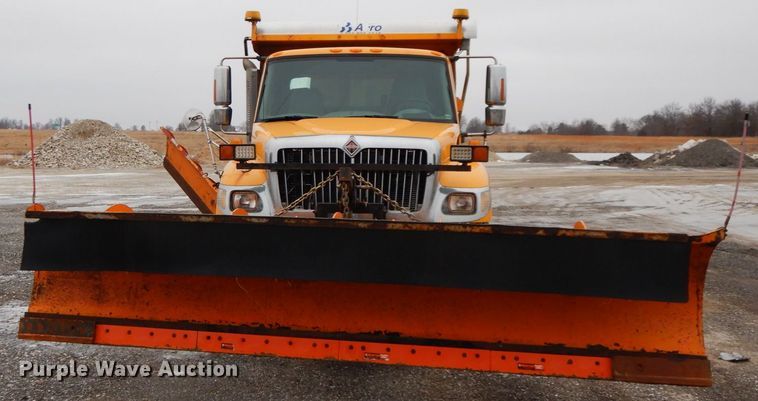 image for item DF6379 2006 International 7500  dump truck