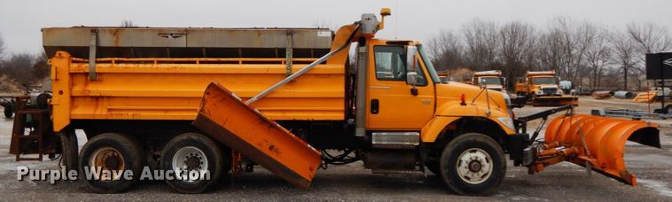 image for item DF6379 2006 International 7500  dump truck