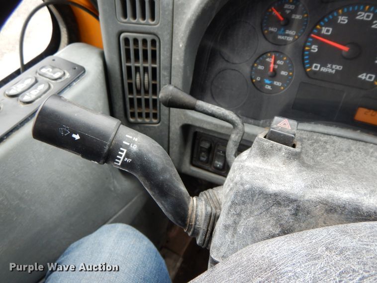 image for item DF6379 2006 International 7500  dump truck