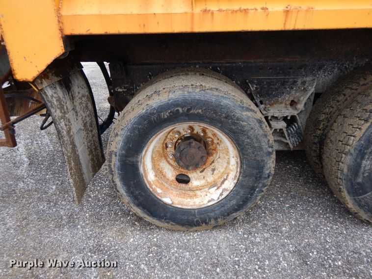 image for item DF6379 2006 International 7500  dump truck