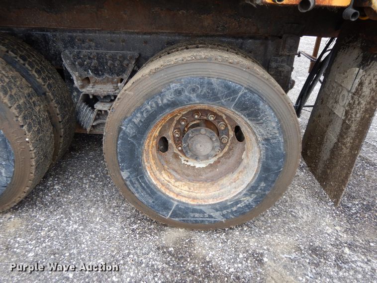 image for item DF6379 2006 International 7500  dump truck