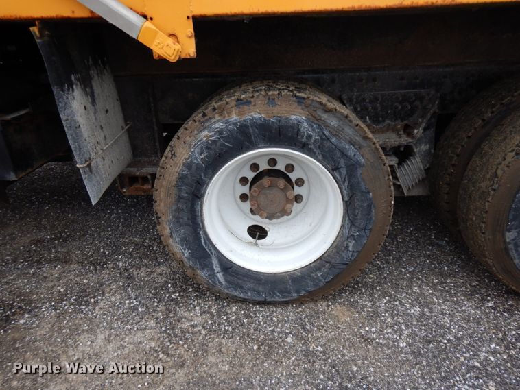 image for item DF6379 2006 International 7500  dump truck