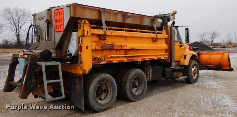 image for item DF6380 2006 International 7400  dump truck