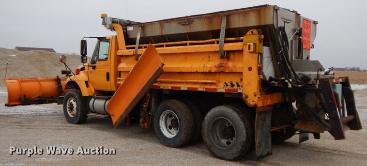 image for item DF6380 2006 International 7400  dump truck