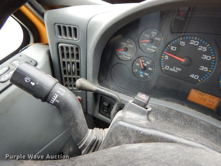 image for item DF6380 2006 International 7400  dump truck