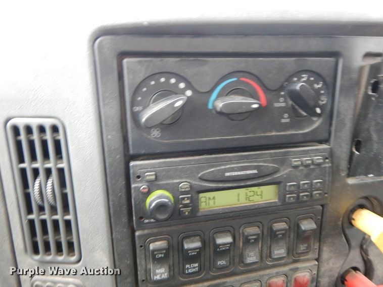 image for item DF6380 2006 International 7400  dump truck