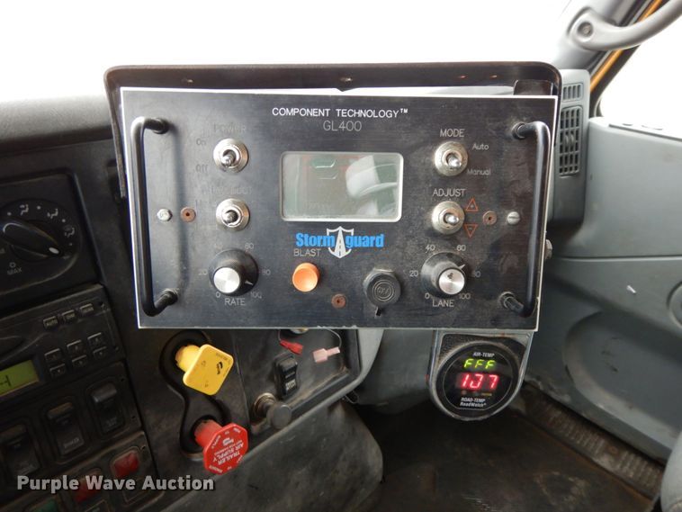 image for item DF6380 2006 International 7400  dump truck