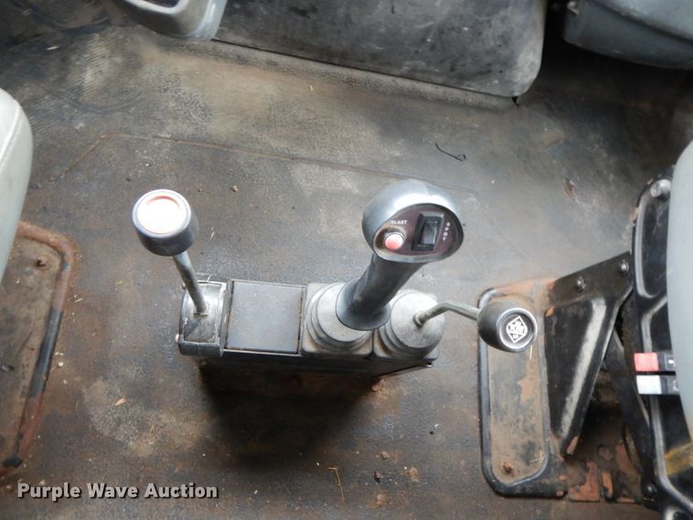 image for item DF6380 2006 International 7400  dump truck