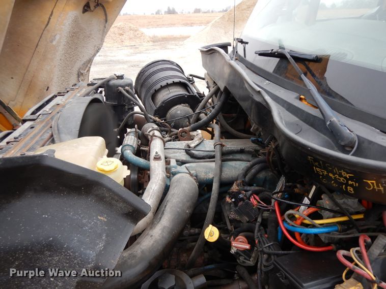 image for item DF6380 2006 International 7400  dump truck