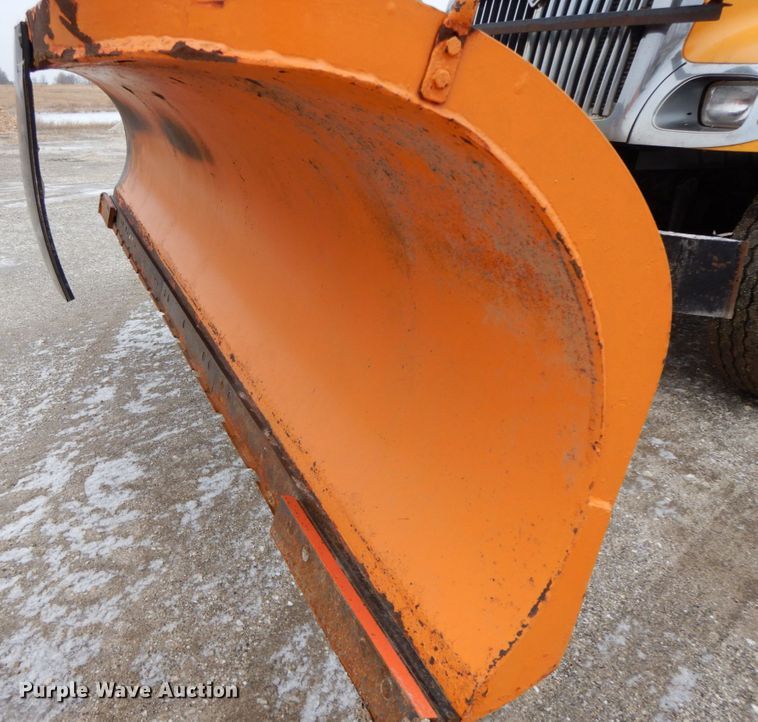 image for item DF6380 2006 International 7400  dump truck