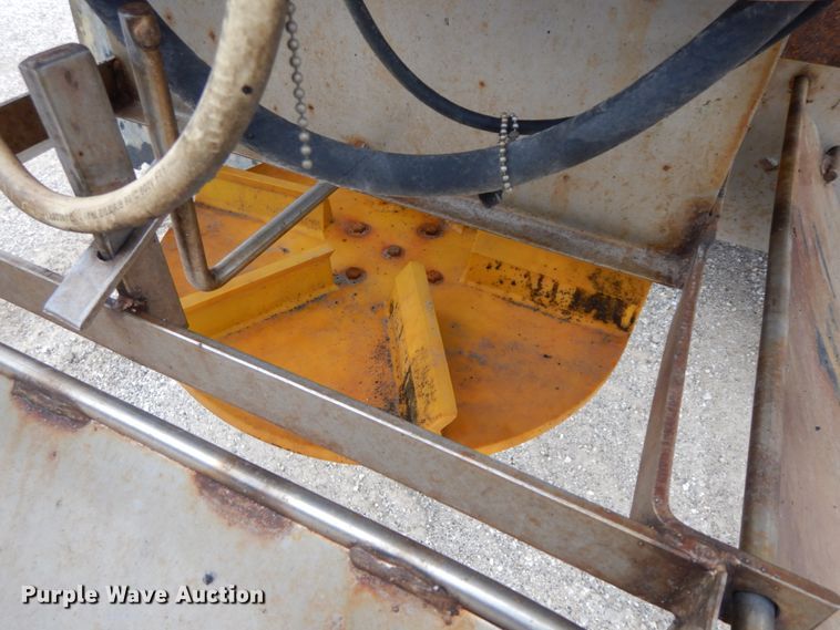 image for item DF6380 2006 International 7400  dump truck