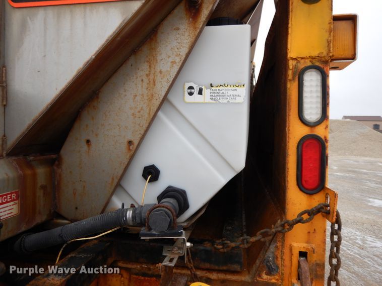 image for item DF6380 2006 International 7400  dump truck