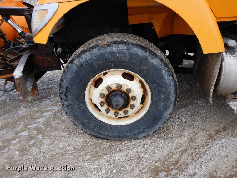 image for item DF6380 2006 International 7400  dump truck