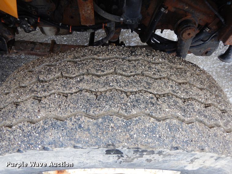 image for item DF6380 2006 International 7400  dump truck