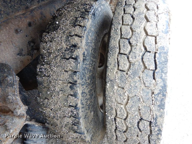 image for item DF6380 2006 International 7400  dump truck