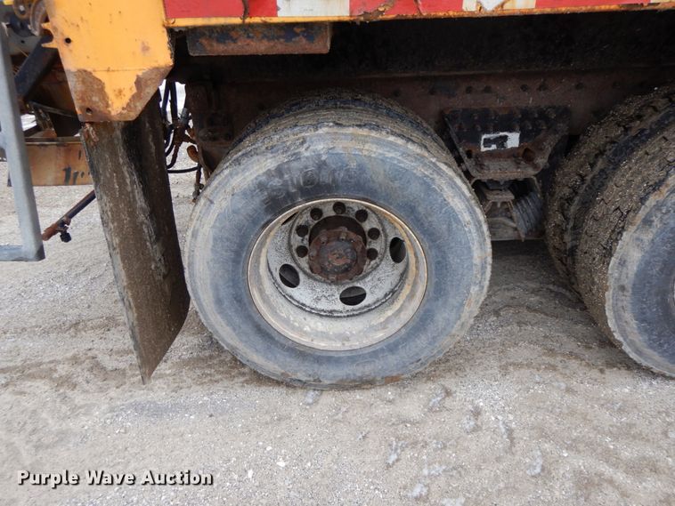 image for item DF6380 2006 International 7400  dump truck