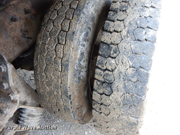 image for item DF6380 2006 International 7400  dump truck