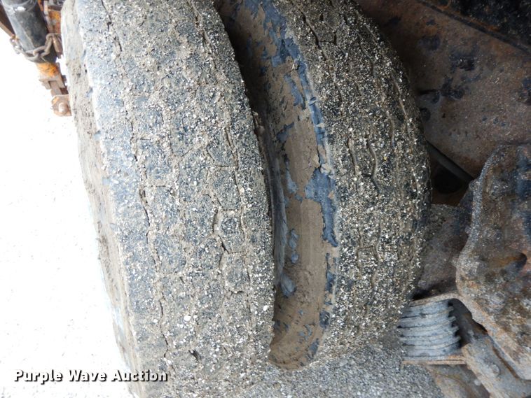 image for item DF6380 2006 International 7400  dump truck