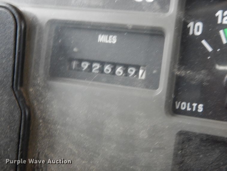 image for item DF6381 2002 International 4900  dump truck