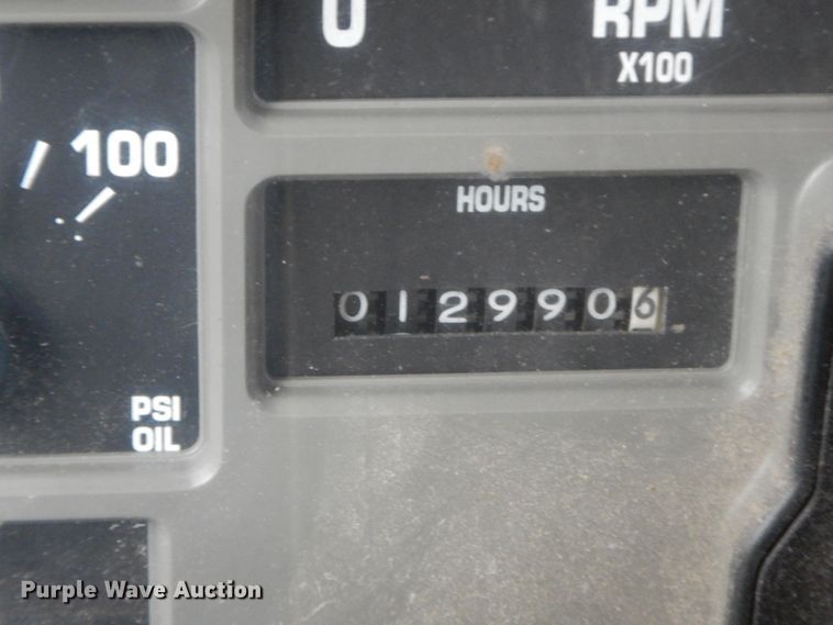 image for item DF6381 2002 International 4900  dump truck