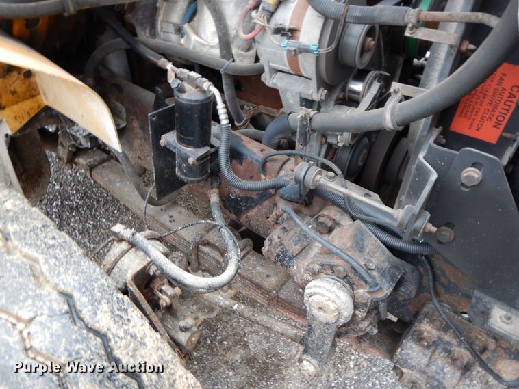 image for item DF6381 2002 International 4900  dump truck