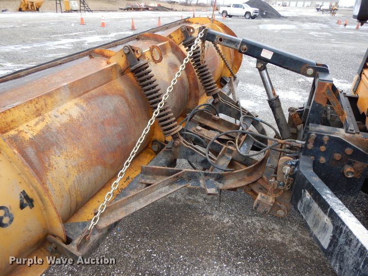 image for item DF6381 2002 International 4900  dump truck