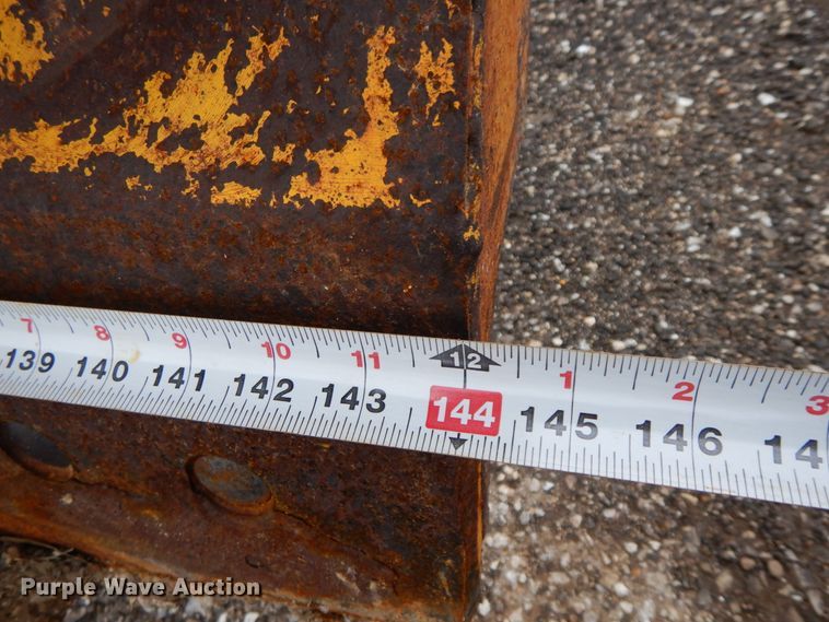 image for item DF6381 2002 International 4900  dump truck