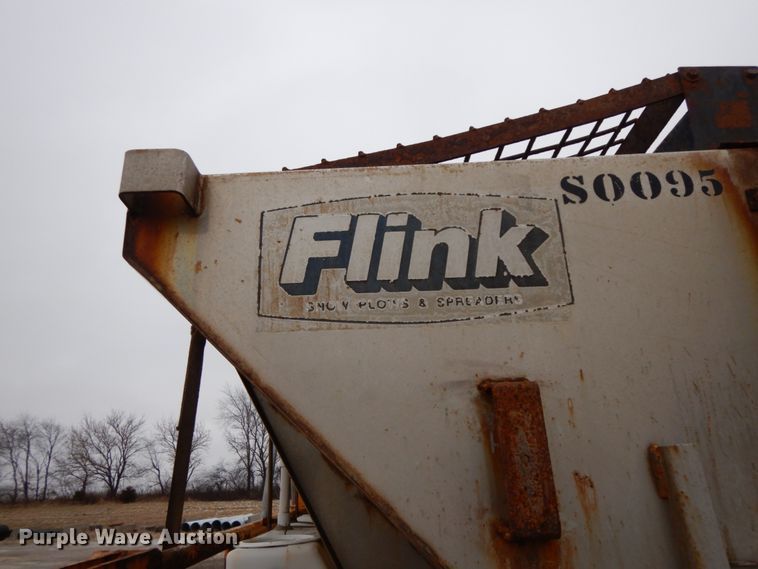 image for item DF6381 2002 International 4900  dump truck