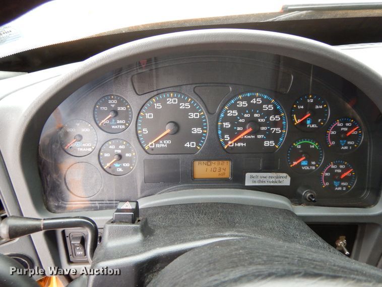 image for item DF6382 2006 International 7400  dump truck