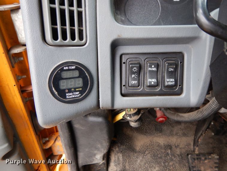 image for item DF6382 2006 International 7400  dump truck